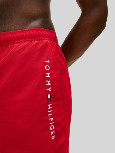 Tommy Hilfiger spodenki kąpielowe z nadrukiem z logo Czerwony 3