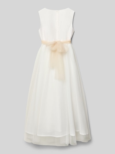 Meisje draagt Maxi-jurk met ronde hals van Une Hautre Couture, katoenmix, getailleerd model, knoopsluiting, siergarnering, onderjurk, ruglengte maat 134: 102 cm. Ganzkörperansicht Rückansicht.