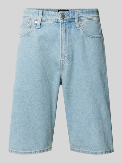 Produktfoto, Jeansshorts im 5-Pocket-Design Modell 'ALEX' von Jack & Jones aus reiner Baumwolle in Straight Fit mit Knopf-Reißverschluss, hellblauer Farbton, glatte Textur, Bundweite 44 cm, Innenbeinlänge 30 cm in Größe M.