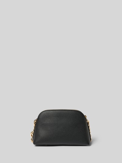 Productfoto, zwarte clutch van echt leer met logodetail Model 'Freddie' van MICHAEL Michael Kors, hoofvak met ritssluiting, gladde textuur, Breedte maat 1: 25 cm, Lengte maat 1: 15 cm, Diepte maat 1: 9 cm, bandlengte schouderband maat 1: 116 cm.