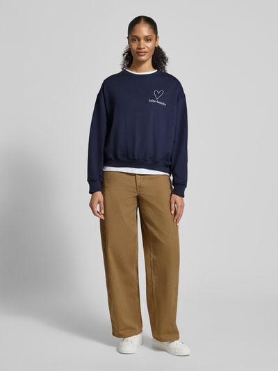 LOLLYS LAUNDRY Bluza o kroju oversized z wyhaftowanym logo model ‘Sydney’ Granatowy 1