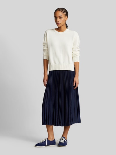 Kobiece modelka nosi 'Regular Fit Strickpullover aus reiner Baumwolle' od Polo Ralph Lauren, kremowy, bawełna, krój regular fit, przód w pełnej długości