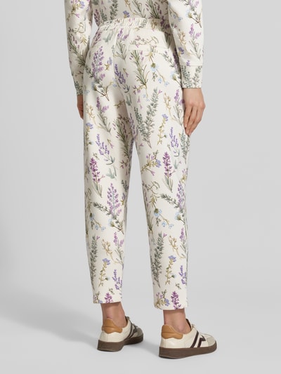 Christian Berg Woman Regular Fit Sweatpants aus Viskose-Mix mit verkürzter Passform Offwhite 5