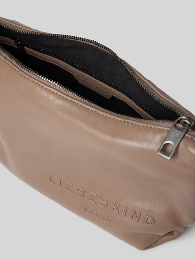 LIEBESKIND BERLIN Handtasche aus Leder mit Label-Detail Modell 'Elvira' Taupe 5