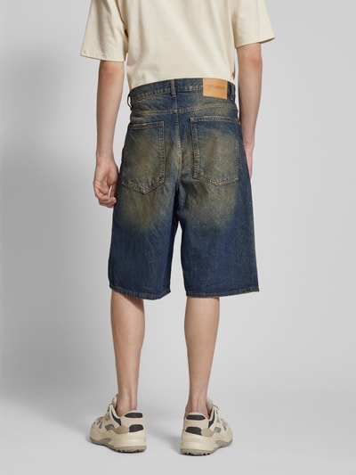 REVIEW Baggy Fit Jeansshorts im 5-Pocket-Design Dunkelblau 5