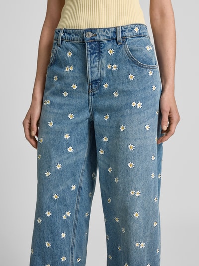 Mango Flared Jeans mit floralen Stickereien Modell 'MASSY' Jeansblau 3