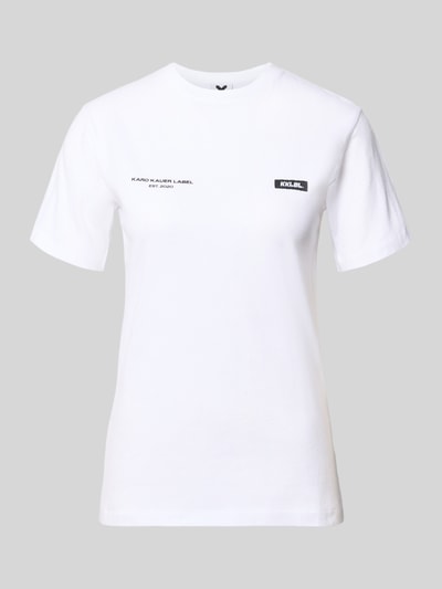 Produktfoto, T-Shirt mit Logo-Print und Label-Patch von Karo Kauer z bawełny, krój straight fit, okrągły dekolt, nadruk z logo, naszywka z logo, damski t-shirt, długość tyłu w rozmiarze S 62 cm, kolor biały, gładka faktura