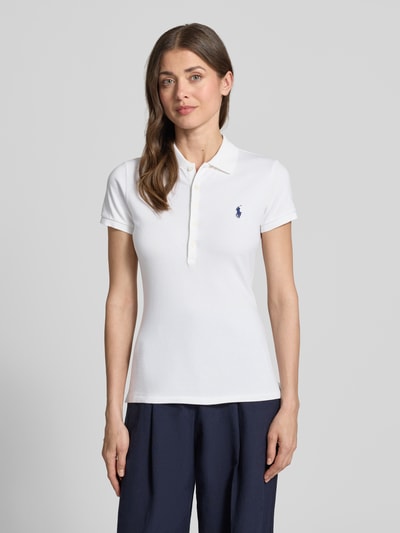 Frauenmodel trägt Regular Fit Poloshirt aus Baumwoll-Mix Modell 'JULIE' von Polo Ralph Lauren, Optik: Unifarben, Logo-Stitching, Piqué, Nahaufnahme Oberkörper.