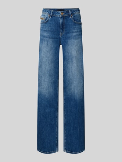 Produktfoto, Straight Fit Jeans aus Baumwoll-Mix Modell 'KIRA' von Raffaello Rossi in Mittelblau mit 5-Pocket-Design, Kontrastnähten, Zier-Applikation in Gliederketten-Optik, Bundweite 40 cm, Innenbeinlänge 85 cm.