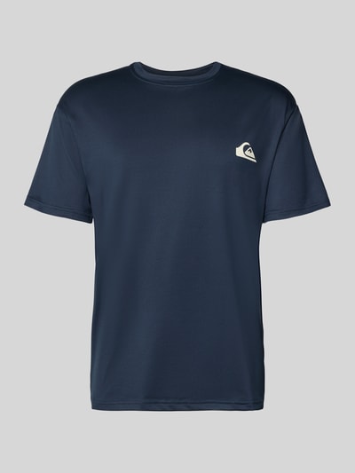 Produktfoto, T-Shirt mit Rundhalsausschnitt und Logo von Quiksilver, Herren T-Shirt, Material-Mix mit Stretch-Anteil, Regular-Fit, Rückenlänge 75 cm, Logo vorne, navyblau, glatte Textur