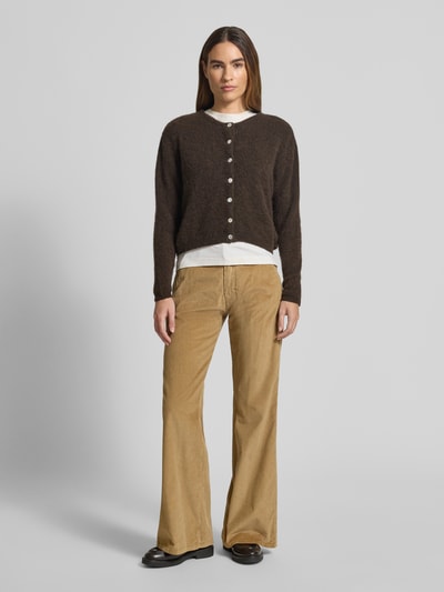 Brax Spodnie sztruksowe o rozkloszowanym kroju z wpuszczanymi kieszeniami w stylu francuskim model ‘MAINE’ Camel 1