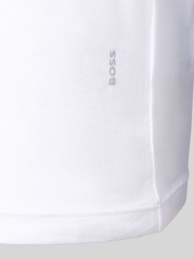 Produktfoto, T-Shirt mit V-Ausschnitt im 2er-Pack Modell 'Modern' von BOSS aus Baumwoll-Elasthan-Mix mit Label-Detail, weiß, glatte Textur