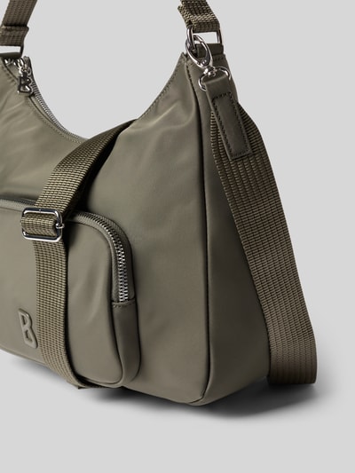 Produktfoto, Handtasche mit Label-Detail von BOGNER in Olivgrün, glatte Struktur, Hauptfach mit Reißverschluss, Tragehenkel, Schulterriemen, Breite 30 cm, Länge 27 cm, Tiefe 10 cm, Länge Schulterriemen 44 cm
