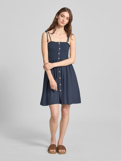 Only Tailliertes Freizeitkleid mit gesmoktem Brustbereich Modell 'NOVA' Rauchblau 1
