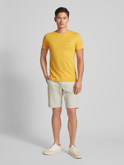 Gant Relaxed Fit Shorts mit Gürtelfalten Kitt 1