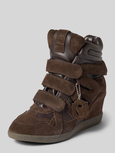 Produktfoto, Sneaker aus Leder-Mix Modell 'Mavis' von Steve Madden in Dunkelbraun, Klettverschluss, Keilabsatz, strukturierte Oberfläche, abgerundete Passform, Absatzhöhe 2 cm, Schafthöhe 17 cm, Schaftweite 8 cm, Damen Sneaker
