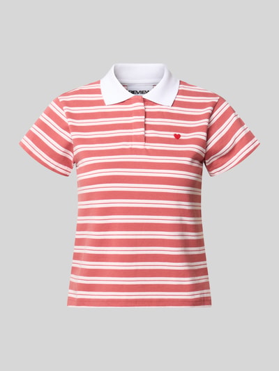 Produktfoto, Slim Fit Poloshirt mit Stitching von REVIEW, Reine Baumwolle, rosa-weiße Streifen, verdeckte Knopfleiste, Rückenlänge 49 cm bei Größe S