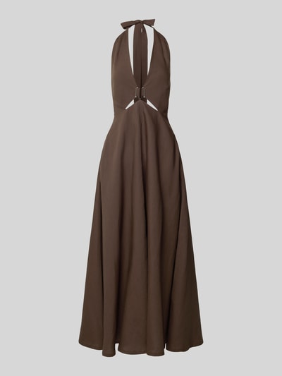 Produktfoto, braunes Midikleid aus Lyocell-Mix mit Cut-Out, Neckholder, V-Ausschnitt, A-Linie, taillierte Passform, Modell 'Natu' von Copenhagen Muse.
