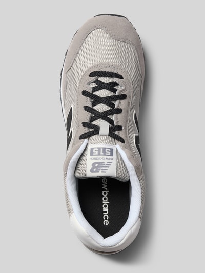 Produktfoto, Sneaker mit Logo-Detail Modell '515' von New Balance in Grau mit schwarz-weißen Akzenten, strukturierte Oberfläche, runde Form, leicht profilierte Sohle, Absatzhöhe 2 cm, Schafthöhe 9 cm, Schaftweite 9 cm, Herren Sneaker