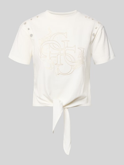 Produktfoto, Regular Fit T-Shirt mit Lochmuster von Guess aus reiner Baumwolle, Logo-Stitching, Rundhalsausschnitt, Rückenlänge 46 cm, Farbe Weiß