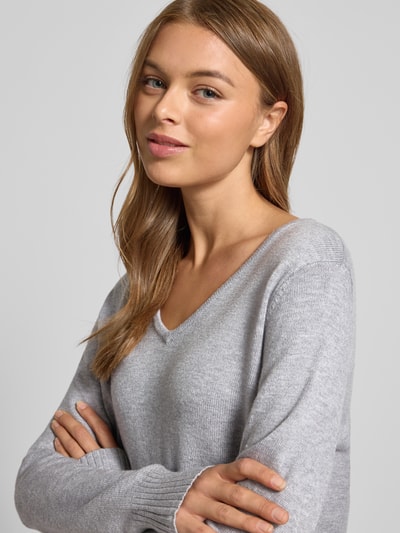 Christian Berg Woman Regular Fit Longsleeve aus Viskose-Mix in Strick-Optik Mittelgrau Melange 3