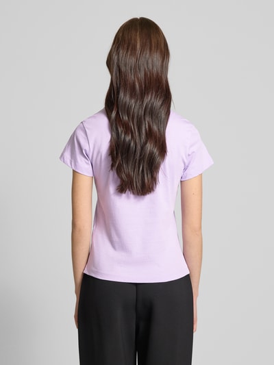 GUESS Activewear T-shirt z obszyciem kamieniami stras model ‘NARCISO’ Jasnofioletowy 5