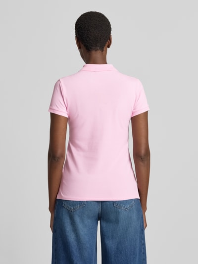 Vrouwenmodel draagt Regular Fit Poloshirt uit katoenmix Model 'JULIE' van Polo Ralph Lauren, look: effen, geheelopname rugaanzicht.