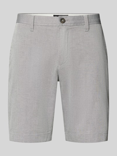 Produktfoto, Slim Fit Shorts aus Baumwoll-Mix Modell 'SALO' von Marc O'Polo, Optik: Unifarben, kurze, strukturierte Oberfläche, Knopfverschluss, seitliche Eingrifftaschen, Pattentaschen, Logo-Patch, Passform: Slim-Fit.