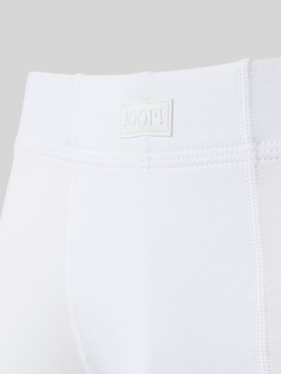 Produktfoto, Trunks mit Label-Detail Modell 'Everday Boxer' von JOOP! Collection aus Baumwoll-Elasthan-Mix, körpernahe Passform, elastischer Bund, weiß mit strukturierter Textur, Label-Detail gut sichtbar.