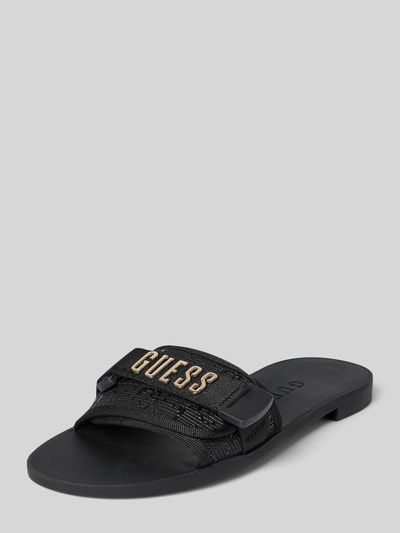Produktfoto, czarna Sandalette mit Klettverschluss Modell 'ELYZE3' von Guess, zaokrąglony czubek, zakładana przez głowę, wysokość obcasa: 2 cm, rozmiar 40, kształt sandałów, jednolity kolor, teksturowany pasek, zapięcie na rzep