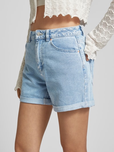 Vero Moda Loose Fit Jeansshort in unifarbenem Design Modell 'ZURI' Hellblau 3