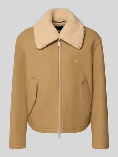 Produktfoto, Jacke mit Logo-Stitching und Pattentaschen von Emporio Armani in Beige, Zweiwege-Reißverschluss, Kentkragen, Wollstruktur