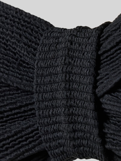 Produktfoto, Bikini-Oberteil in Bandeau-Form mit Strukturmuster von Jake*s Casual, schwarzer Material-Mix mit Stretch-Anteil, körpernahe Passform