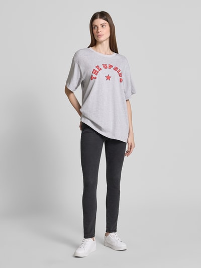 The Upside Oversized T-Shirt mit Label-Print und Rundhalsausschnitt Hellgrau Melange 1