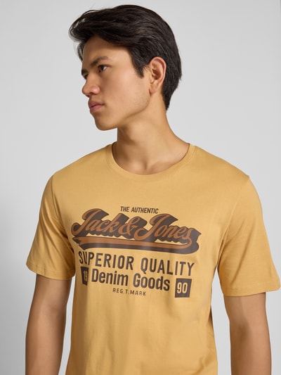 Jack & Jones T-shirt z nadrukiem z logo Musztardowy 3