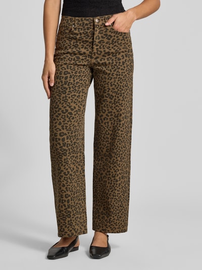 Frauenmodel trägt High Waist Weite Hose aus Baumwoll-Mix Modell 'MADISON' von ONLY, Leopardenmuster in Braun und Schwarz, Nahaufnahme Oberkörper, Damen Weite Hose von ONLY