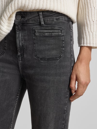 Christian Berg Woman Flared Fit Jeans aus Baumwoll-Mix mit Paspeltaschen Black 3