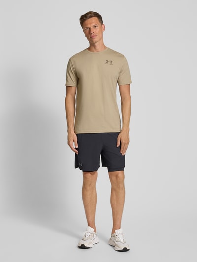 Under Armour T-shirt z nadrukiem z logo Khaki 1