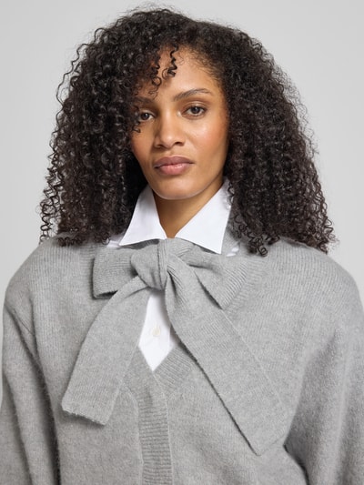 ROTATE Strickjacke mit V-Ausschnitt Hellgrau 3