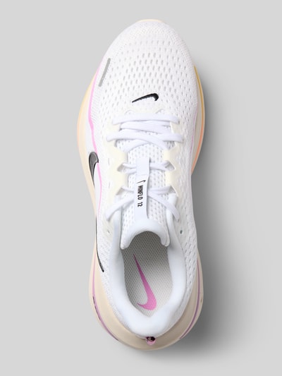 Produktfoto, Sneaker mit Logo-Detail Modell 'Air Winflo' von Nike in Weiß mit mehrfarbigen Akzenten, abgerundete Spitze, Plateau, Schnürung, strukturierte Sohle, Applikationen und Logo-Detail, für Damen.