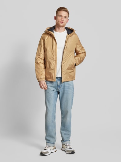 Tommy Hilfiger Wiatrówka z napisem z logo Camel 1