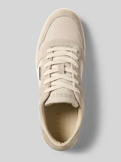 Produktfoto, Sneaker mit Label-Details Modell 'UDDENT' von Guess aus Leder-Textil-Mix in Beige, Abgerundete-Spitze, Schnürung, Herren, Struktur mit sichtbaren Label-Details, Absatzhöhe 4 cm, Schafthöhe 7 cm, Schaftweite 7 cm