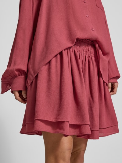 Essentiel Antwerp Spódnica mini z fakturą krepy model ‘SMILE’ Brudnoróżowy 3