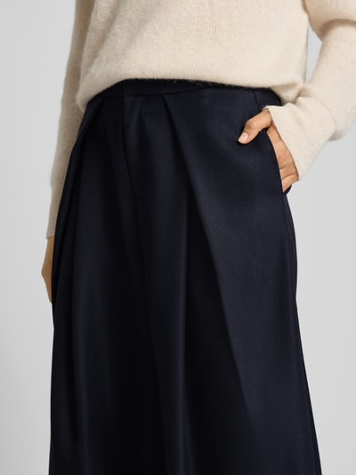 LOLLYS LAUNDRY Wide Fit Stoffhose mit Bundfalten Modell 'Zola' Dunkelblau 3