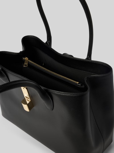 Produktfoto, Shopper aus Leder Modell 'GOCCIA' von FURLA in Schwarz mit goldfarbenem Klickverschluss, Hauptfach, Tragehenkel, Echtleder, Maße 30x25x15 cm, Länge Schulterriemen 52 cm