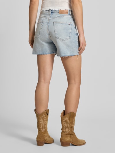 Tommy Jeans regular fit korte jeans van katoenmix model 'MOM SHORT' Jeansblauw - 5