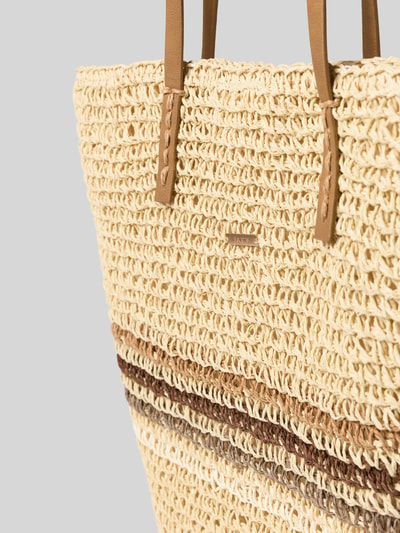 Produktfoto, Shopper mit Label-Detail Modell 'Lazey' von Barts aus grober Bast-Textur mit braunen Streifen, Tragehenkel, Hauptfach mit Magnetverschluss, Breite 35 cm, Länge 39 cm, Tiefe 8 cm, Schulterriemen 58 cm.