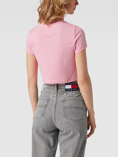 Tommy Jeans Cropped T-Shirt mit Label-Stitching Pink 5