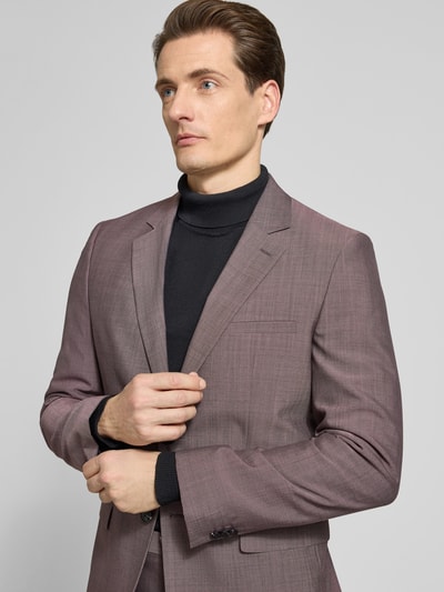 Męski model nosi Extra Slim Fit Anzugsakko aus Schurwoll-Mix Modell 'ARTI253X' od HUGO, krój extra slim fit, kolor jednolity, tkanina z teksturą, długie rękawy, klapy z wyłogiem, krótka listwa guzikowa, guziki kissing buttons, kieszenie z patkami, z boku rozcięcia, całkowity widok przodu.