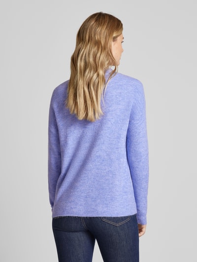 Vero Moda Regular Fit Strickpullover mit V-Ausschnitt Modell 'CREWLEFILE' Hellblau Melange 5